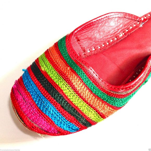 Embroidered slide on Shoes - Picture 2 of 3